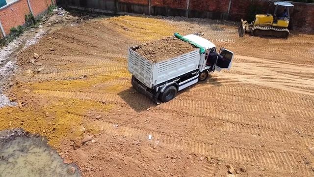 Best Landfill Operation! D31P KOMATSU Bulldozer Moving Soil into Abandoned Pool Reclaim Flooded Land смотреть онлайн