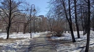 Весна, солнечный день. ПКиО Курчатовского района.