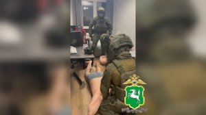 Томская полиция задержала двух участников аферы,в которой вдова участника СВО лишилась 14 млн рублей