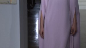 Показ женской коллекции Valentino весна-лето 2017