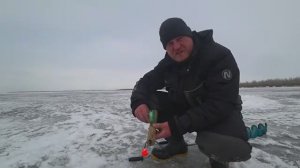 ДВА ДНЯ НА РЫБАЛКЕ. С ЖЕНОЙ НА ЗИМНЮЮ РЫБАЛКУ. НА НОВОЙ АЭРОЛОДКЕ ИЩЕМ РЫБУ.