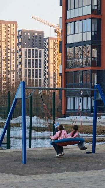 ЖК между рекой и парковкой