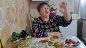 Мукбанг.Жвреный картофель ,глазунья,лечо и нарезка.