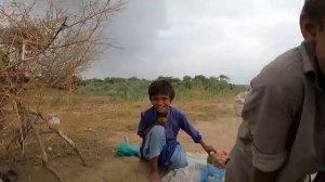 Деревенская жизнь женщины в пустыне Пакистан в Синд-Тарпаркаре.