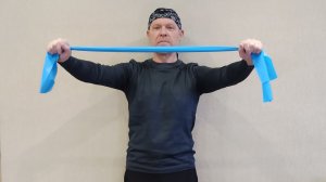 22- Растягивание эспандера перед грудью (Chest pull)