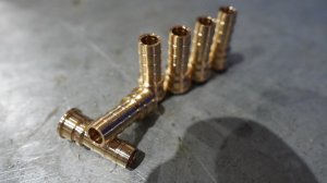 Штуцер из латуни.