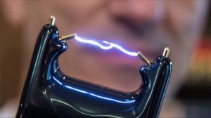 Звук электрошокера для отпугивания собак. Звук тока в электрошокере (работающий)