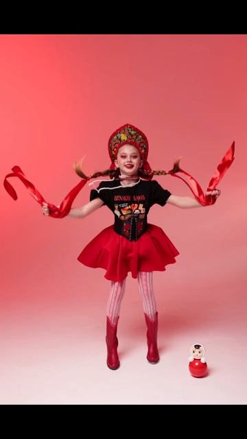 ПАТРИОТ СЛУШАЕТ #россия #русскаядевчонка