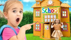 Приключения в картонной школе с Алисой