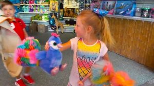 Настя и выпускной в детском саду с Ромой и Дианой