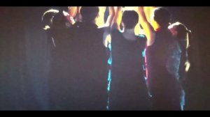 Она Танцует