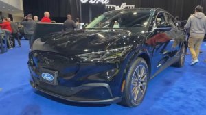 Ford Mustang Mach E Premium 2025 обзор