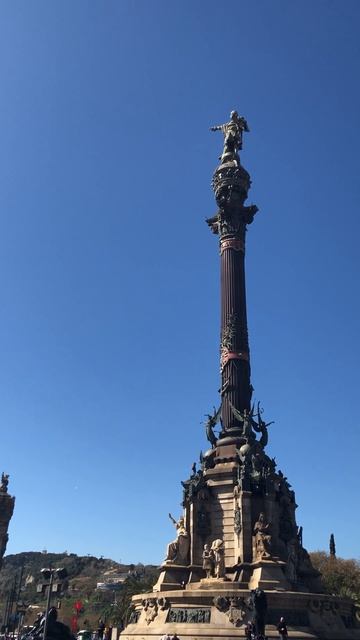 Улица La Rambla👣