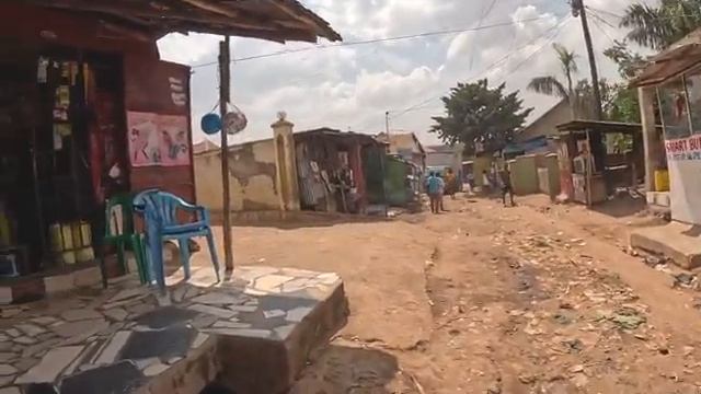 Африка. Уганда.