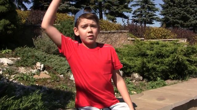 Страна читающая — Данил Косяк читает произведение «Знаешь, наступило лето» Т. Ненашевой