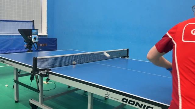 Упражнение: Топс по вылетающему мячу с нижним вращением