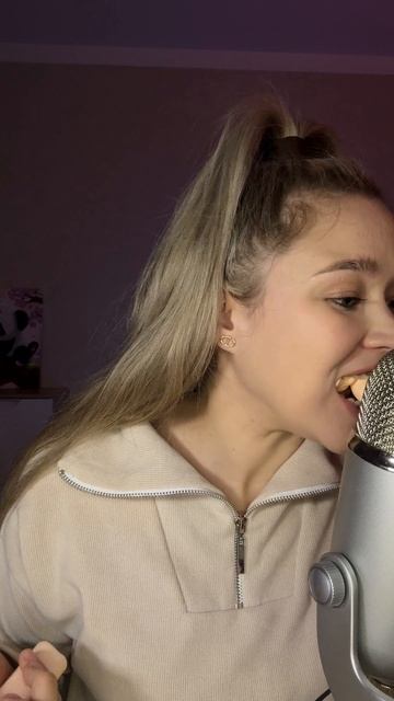 АСМР итинг сладкого хот-дога #асмр #итинг #асмритинг  #mukbang