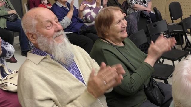  Вам обоим к лицу седина и морщинки лучами косыми .