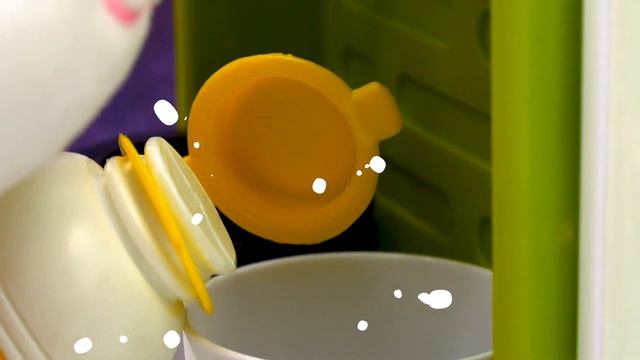 Кот Том схитрил! Его проучили снегом  История с игрушками и машинками