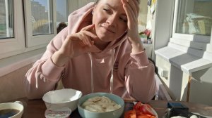 Доброе утро! Вареники с картошкой и грибами, сметана, горячий кофе и теплое солнышко)