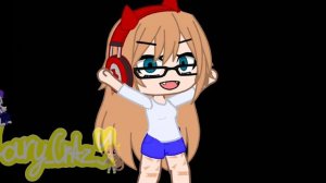 я рисую на картине))..