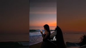 Под заревом багряного заката.