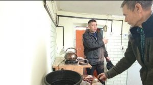 Мансур Сакпанов- КТО ЧЕМ ЗАНИМАЕТСЯ. ЛЕНЬ ВОЛОДЮ УБИВАЕТ. ПРИНИМАЕМ МЕРЫ. УБОРКА ТЕРРИТОРИЙ -