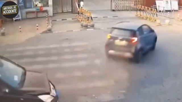 132 Momentos Impactantes de Choques de Autos 2025_ Imprudencias al Volante Captadas en Cámara