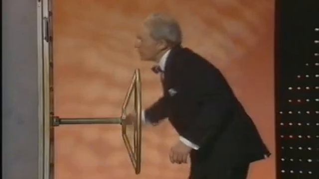 Paul Daniels Magic Show1991Crusher Illusion смотреть онлайн