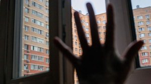 Подросток выпал из окна гостиницы на востоке Москвы