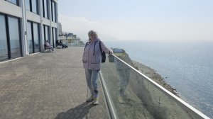 #218.Анапа.Набережная много гуляющих людей.Варваровская щель.театр Сатиры.