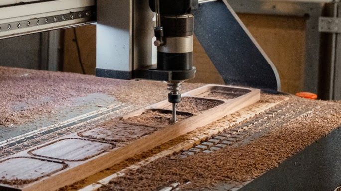 Как я делаю аксессуары MagSafe из орехового дерева — настройка и рабочий процесс на станке с ЧПУ