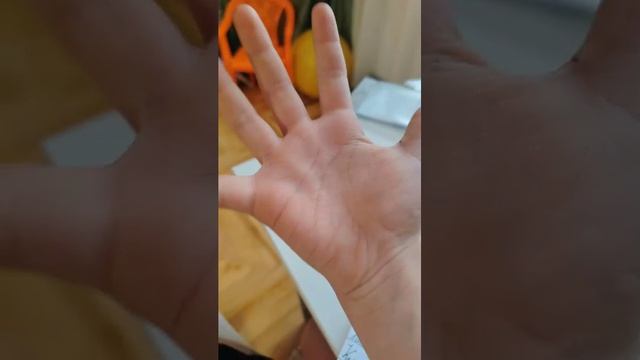 Разговариваю с вами и играем в школу задавайте вопросики