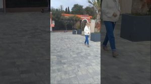 ХОЗЯЙКА НАПРАШИВАЕТСЯ В ГОСТИ