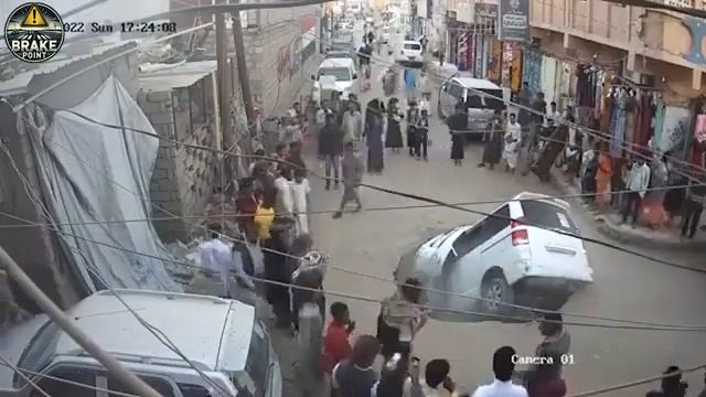 120 Instant Karma and the Luckiest People Caught on Camera Idiots In Cars 6 [get-save.com]