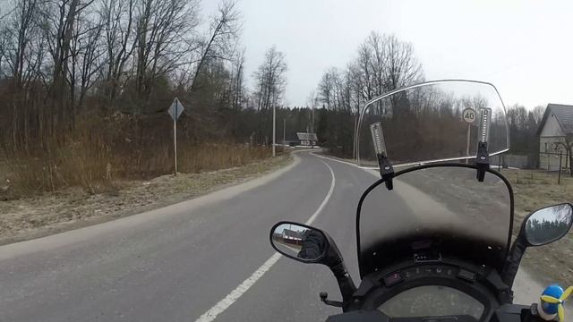 На скутере хорс56 приехал на лесную речку. (2)