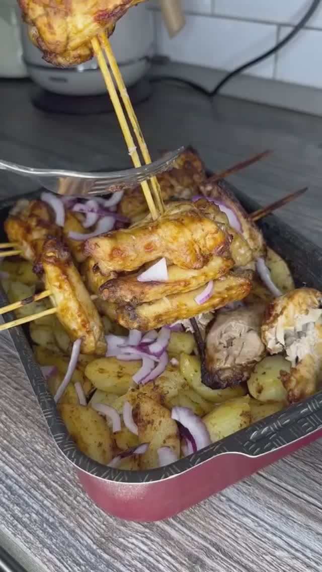 🍗 Крылышки с картофелем