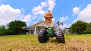 Настя и её друзья изучают правила безопасности в торговом центре