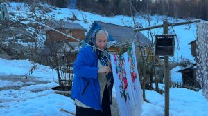 В горном селе бабушка Мария и дедушка Василий прожили вместе 60 лет. Их жизнь проста, трудолюбива.