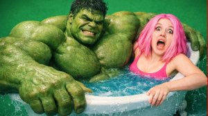 я кинул в ванну ВСЕ БОМБОЧКИ СУПЕРГЕРОЕВ в 3:00 НОЧИ !!