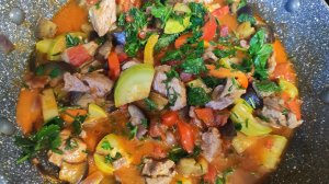 Вечер ,пятница,готовлю лагман.