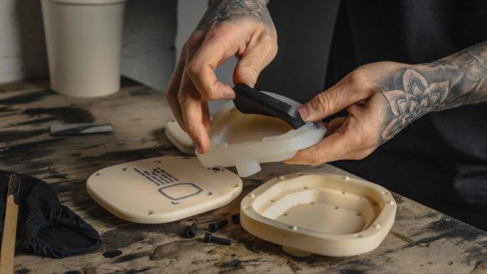 Печатные компрессионные формы для гибких деталей — подставка для беспроводной зарядки