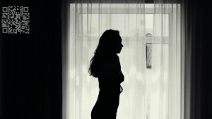 Девушка в спальной.