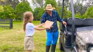 Настя показывает как важны школьные знания [get.gt]