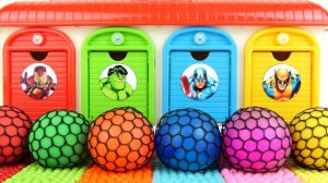 Мультики залипалки малышам. Радужные мячики-сжимайки и разноцветный гараж. Забавные игрушки.