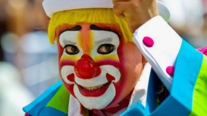 МАНСУР СПЛЕТНИЧАЕТ ХУЖЕ БАБ .