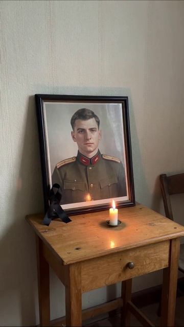 Память о потерях: в тени прошлых боев #печаль #память #герои