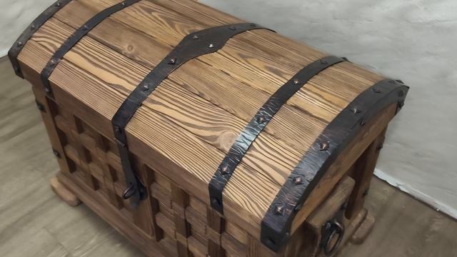 Сундук мертвеца😅, или просто сундук из массива дерева под старину от Велеса
