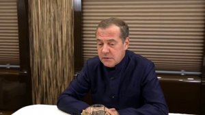 Медведев: мир может войти в “эру мести” и новой ядерной гонки на Ближнем Востоке