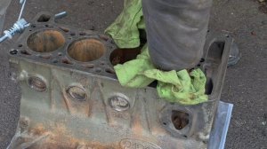 Бомж-мотор ЧАСТЬ 1. КАК вернуть ХОН ржавым цилиндрам. Раскоксовка от нагара кухонной химией.